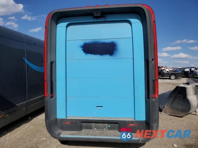 Zdjęcie 6 z 13 samochodu: 2023 RIVIAN EDV 700 VIN:7FCEHEB70PN005289 - miniatura