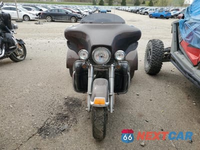 Drugie zdjęcie samochodu z przodu: 2013 HARLEY-DAVIDSON FLHTCUTG TRI GLIDE ULTRA CLASSIC VIN:1HD1MAM27DB855359 - miniatura