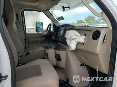 Piąte zdjęcie samochodu w środku: 2025 FORD ECONOLINE E350 SUPER DUTY CUTAWAY VAN VIN:1FDWE3FN1SDD25182 - miniatura