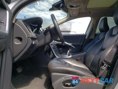 Zdjęcie 7 z 13 samochodu: 2011 VOLVO XC60 T6 VIN:YV4902DZ0B2152795 - miniatura