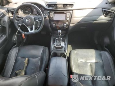 Zdjęcie 8 z 15 samochodu: 2017 NISSAN ROGUE SV VIN:5N1AT2MV7HC760915 - miniatura