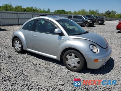 Czwarte zdjęcie samochodu z boku: 2000 VOLKSWAGEN NEW BEETLE GLS VIN:3VWCD21C8YM492675 - miniatura