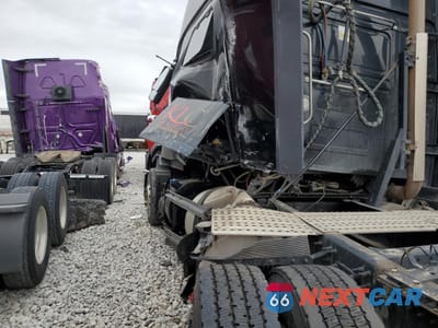 Zdjęcie 9 z 10 samochodu: 2023 VOLVO VNL SEMI TRUCK VIN:4V4NC9EH8PN609824 - miniatura