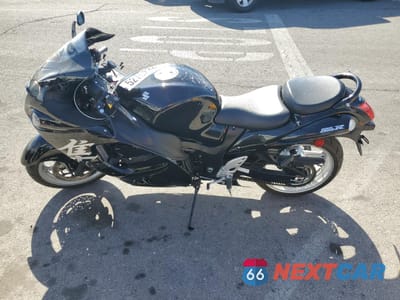 Trzecie zdjęcie samochodu z tyłu: 2019 SUZUKI GSX1300 RA VIN:JS1GX72B3K7100406 - miniatura