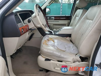 Zdjęcie 7 z 15 samochodu: 2003 LINCOLN NAVIGATOR VIN:5LMFU28R83LJ13770 - miniatura