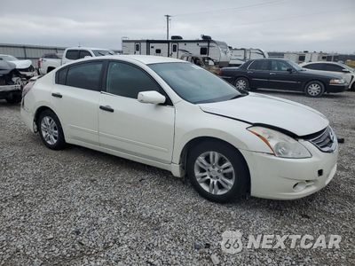 Czwarte zdjęcie samochodu z boku: 2010 NISSAN ALTIMA BASE VIN:1N4AL2AP1AN408116 - miniatura