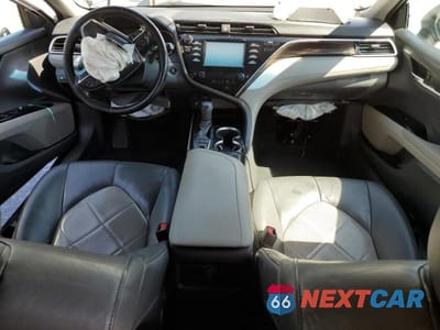 Zdjęcie 8 z 13 samochodu: 2018 TOYOTA CAMRY XLE VIN:4T1B11HKXJU061749 - miniatura