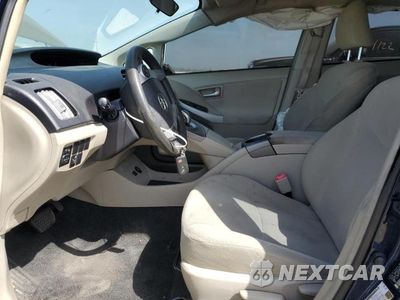 Zdjęcie 7 z 12 samochodu: 2013 TOYOTA PRIUS VIN:JTDKN3DU3D1652166 - miniatura