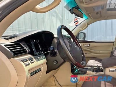 Zdjęcie 9 z 11 samochodu: 2011 LEXUS LX 570 VIN:JTJHY7AXXB4076317 - miniatura