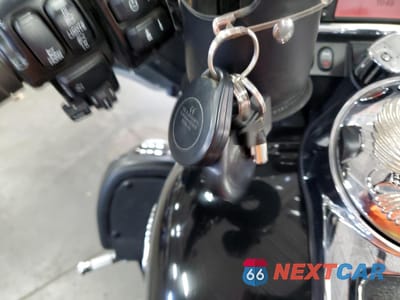 Zdjęcie 8 z 10 samochodu: 2011 HARLEY-DAVIDSON FLHTCUTG VIN:1HD1MAM11BB855250 - miniatura