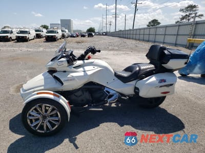 Trzecie zdjęcie samochodu z tyłu: 2016 CAN-AM SPYDER ROADSTER F3-T VIN:2BXREDD25GV002068 - miniatura