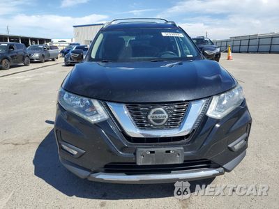 Piąte zdjęcie samochodu w środku: 2018 NISSAN ROGUE S VIN:5N1AT2MT4JC845862 - miniatura
