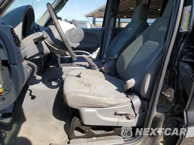 Zdjęcie 7 z 15 samochodu: 2005 JEEP LIBERTY RENEGADE VIN:1J4GK38KX5W669990 - miniatura
