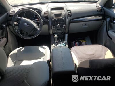 Zdjęcie 8 z 14 samochodu: 2013 KIA SORENTO LX VIN:5XYKT4A61DG344155 - miniatura