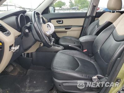 Zdjęcie 7 z 13 samochodu: 2013 KIA SOUL + VIN:KNDJT2A68D7556919 - miniatura