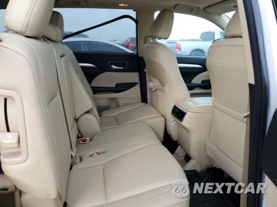 Zdjęcie 10 z 14 samochodu: 2018 TOYOTA HIGHLANDER SE VIN:5TDKZRFH6JS546882 - miniatura