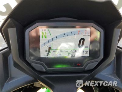 Zdjęcie 7 z 10 samochodu: 2022 KAWASAKI EX650 N VIN:ML5EXEN11NDA49477 - miniatura