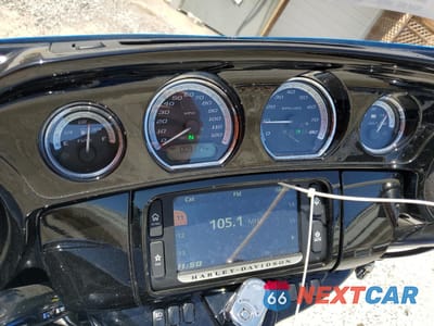 Zdjęcie 7 z 10 samochodu: 2017 HARLEY-DAVIDSON FLHTK ULTRA LIMITED VIN:1HD1KED13HB657131 - miniatura