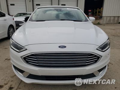 Piąte zdjęcie samochodu w środku: 2018 FORD FUSION SE HYBRID VIN:3FA6P0LU7JR171954 - miniatura