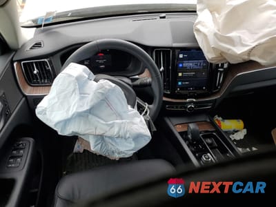 Zdjęcie 8 z 13 samochodu: 2023 VOLVO XC60 PLUS VIN:YV4L12RN6P1205313 - miniatura