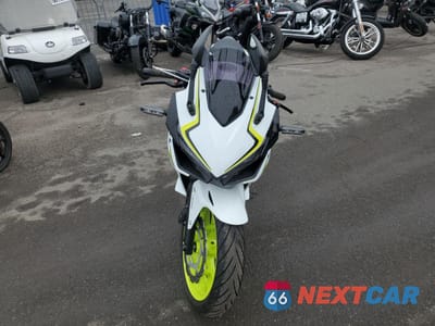 Drugie zdjęcie samochodu z przodu: 2021 HONDA CBR500 RA VIN:MLHPC6254M5200824 - miniatura