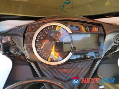 Zdjęcie 7 z 9 samochodu: 2017 SUZUKI GSX-R750 VIN:JS1GR7MA7H2101269 - miniatura