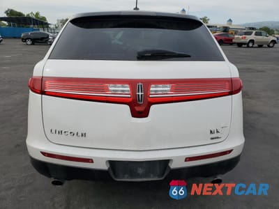 Zdjęcie 6 z 15 samochodu: 2011 LINCOLN MKT VIN:2LMHJ5AT1BBJ50674 - miniatura