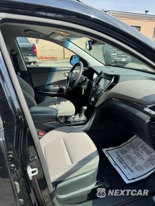 Piąte zdjęcie samochodu w środku: 2017 HYUNDAI SANTA FE SE VIN:KM8SMDHF1HU182563 - miniatura