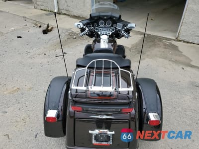 Zdjęcie 6 z 9 samochodu: 2011 HARLEY-DAVIDSON FLHTCUTG VIN:1HD1MAM15BB853484 - miniatura