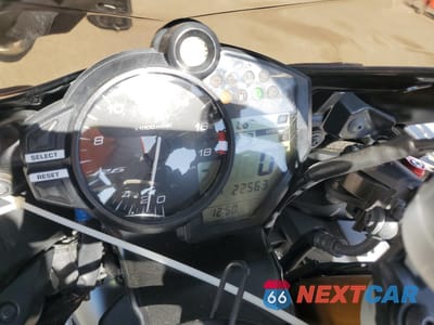 Zdjęcie 7 z 10 samochodu: 2017 YAMAHA YZFR6 C VIN:JYARJ28Y4HA000739 - miniatura