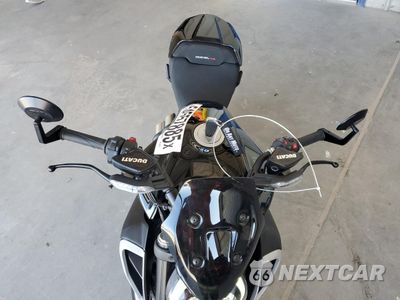Piąte zdjęcie samochodu w środku: 2023 DUCATI DIAVEL V4 VIN:ZDMGAR1W6PB001191 - miniatura