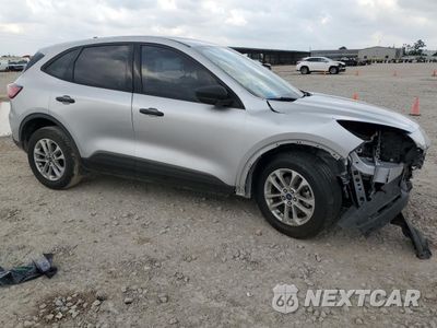 Czwarte zdjęcie samochodu z boku: 2020 FORD ESCAPE S VIN:1FMCU0F65LUA31864 - miniatura