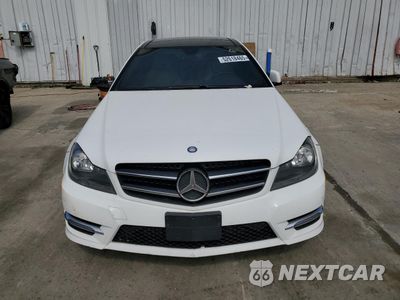 Piąte zdjęcie samochodu w środku: 2015 MERCEDES-BENZ C 250 VIN:WDDGJ4HBXFG388191 - miniatura
