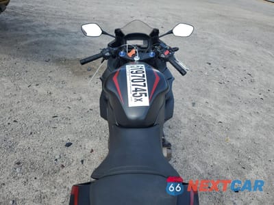 Zdjęcie 6 z 9 samochodu: 2021 HONDA CBR500 RA VIN:MLHPC6252M5201518 - miniatura