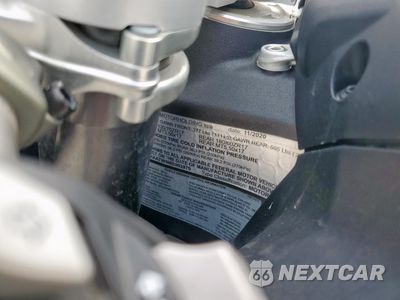 Zdjęcie 9 z 10 samochodu: 2021 DUCATI PANIGALE V2 VIN:ZDMHAATW5MB003979 - miniatura