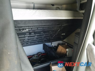 Zdjęcie 6 z 10 samochodu: 2019 VOLVO VN VNL VIN:4V4NC9EH3KN900529 - miniatura