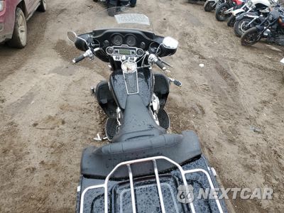 Zdjęcie 6 z 9 samochodu: 2006 HARLEY-DAVIDSON FLHTCUI VIN:1HD1FCW1X6Y623378 - miniatura