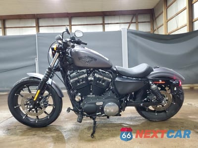 Trzecie zdjęcie samochodu z tyłu: 2016 HARLEY-DAVIDSON XL883 IRON 883 VIN:1HD4LE211GC435385 - miniatura