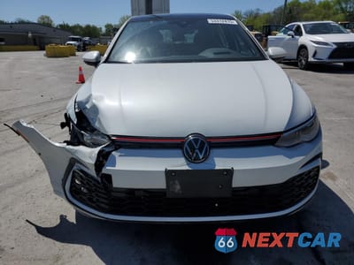 Piąte zdjęcie samochodu w środku: 2023 VOLKSWAGEN GTI AUTOBAHN VIN:WVWVA7CD5PW152311 - miniatura