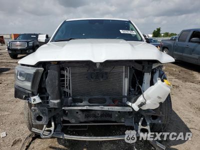 Piąte zdjęcie samochodu w środku: 2022 RAM 1500 LARAMIE VIN:1C6SRFJT9NN235606 - miniatura