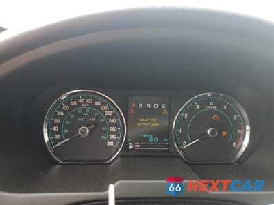 Zdjęcie 9 z 13 samochodu: 2012 JAGUAR XF VIN:SAJXA0FB8CLS45122 - miniatura