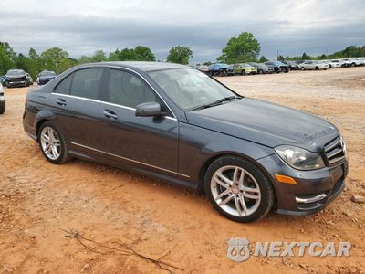 Czwarte zdjęcie samochodu z boku: 2014 MERCEDES-BENZ C 250 VIN:WDDGF4HBXEA958726 - miniatura