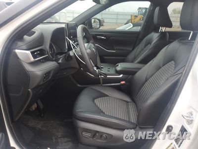 Zdjęcie 7 z 16 samochodu: 2024 TOYOTA HIGHLANDER LE VIN:5TDKDRAH5RS532005 - miniatura