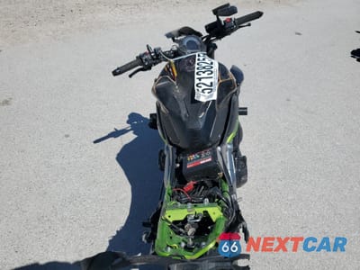 Zdjęcie 6 z 9 samochodu: 2019 KAWASAKI ZR900 VIN:JKAZR2B15KA029175 - miniatura
