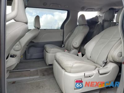 Zdjęcie 11 z 13 samochodu: 2011 TOYOTA SIENNA XLE VIN:5TDDK3DC8BS015802 - miniatura