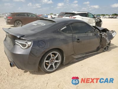 Trzecie zdjęcie samochodu z tyłu: 2013 SUBARU BRZ 2.0 PREMIUM VIN:JF1ZCAB18D1606663 - miniatura