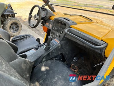 Piąte zdjęcie samochodu w środku: 2011 CAN-AM COMMANDER 1000 XT VIN:3JBKKCP14BJ002504 - miniatura
