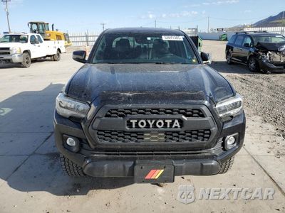 Piąte zdjęcie samochodu w środku: 2020 TOYOTA TACOMA DOUBLE CAB VIN:3TMCZ5AN0LM334699 - miniatura