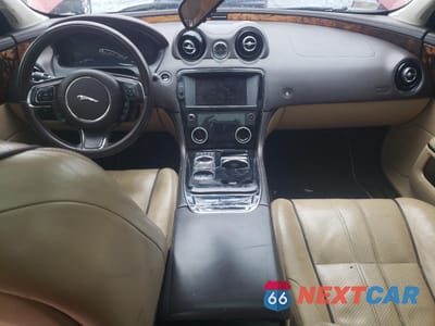 Zdjęcie 8 z 13 samochodu: 2014 JAGUAR XJL PORTFOLIO VIN:SAJWA2GZ2E8V61219 - miniatura