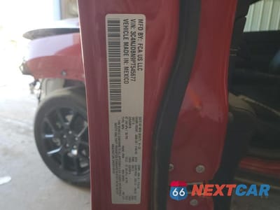 Zdjęcie 13 z 13 samochodu: 2023 JEEP COMPASS LATITUDE VIN:3C4NJDBN9PT545677 - miniatura